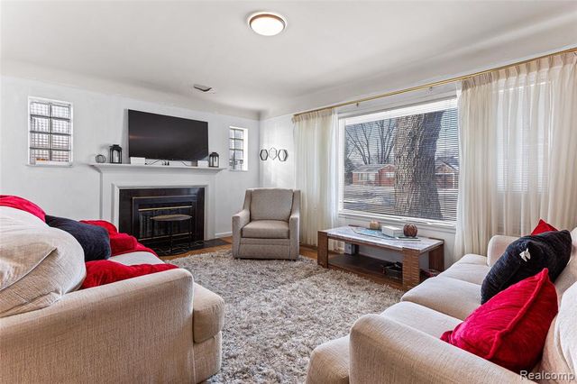 1830 N Gulley Road, Dearborn, MI 48128