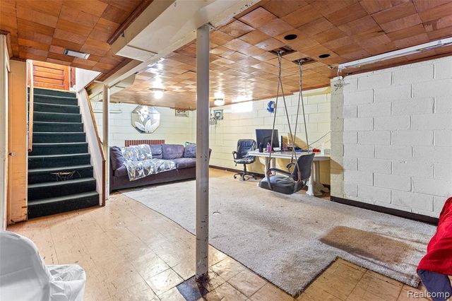 1830 N Gulley Road, Dearborn, MI 48128