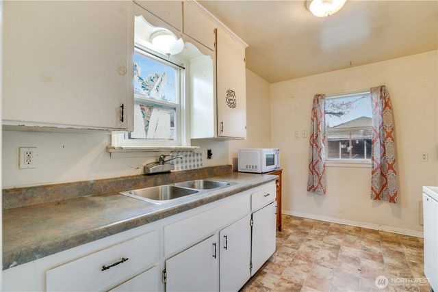 3610 S Ainsworth Avenue, Tacoma, WA 98418