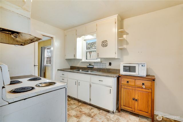 3610 S Ainsworth Avenue, Tacoma, WA 98418