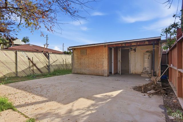 2930 Potomac Avenue, Bakersfield, CA 93307