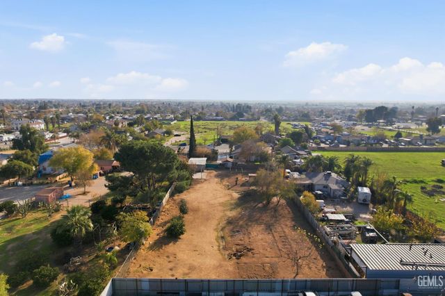 2930 Potomac Avenue, Bakersfield, CA 93307