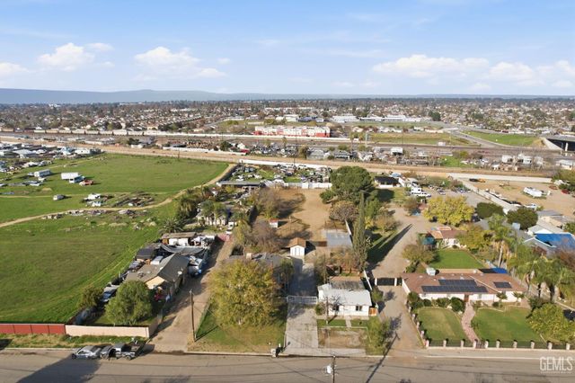 2930 Potomac Avenue, Bakersfield, CA 93307