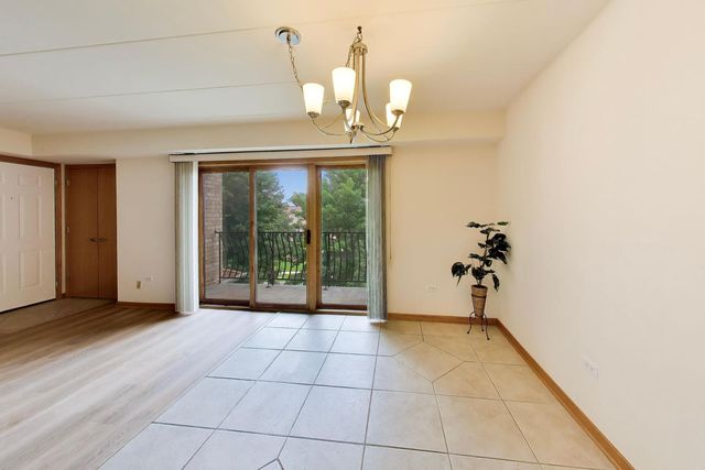 4401 Pershing Avenue 2N, Downers Grove, IL 60515