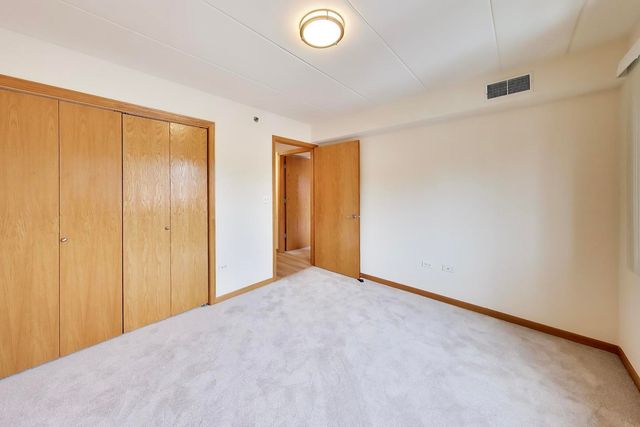 4401 Pershing Avenue 2N, Downers Grove, IL 60515