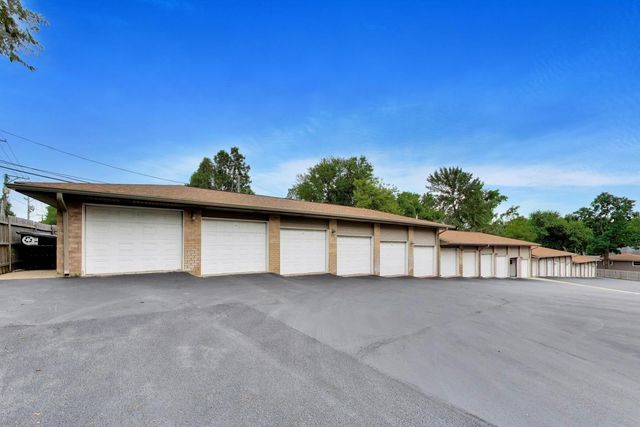 4401 Pershing Avenue 2N, Downers Grove, IL 60515
