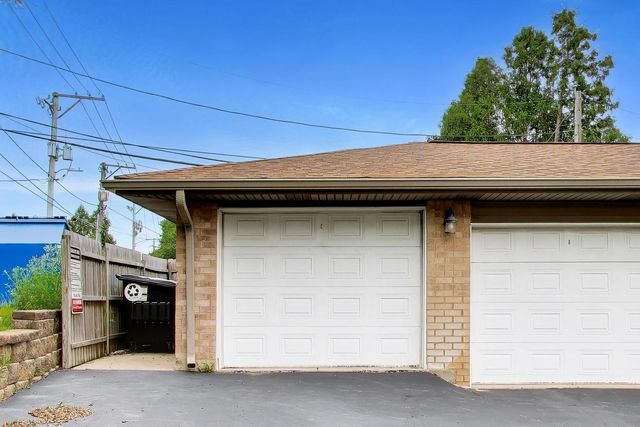 4401 Pershing Avenue 2N, Downers Grove, IL 60515