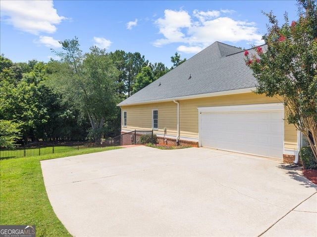 641 Richmond Place, Loganville, GA 30052