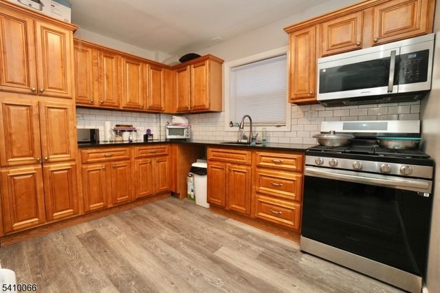 172 Delavan Ave, Newark City, NJ 07104