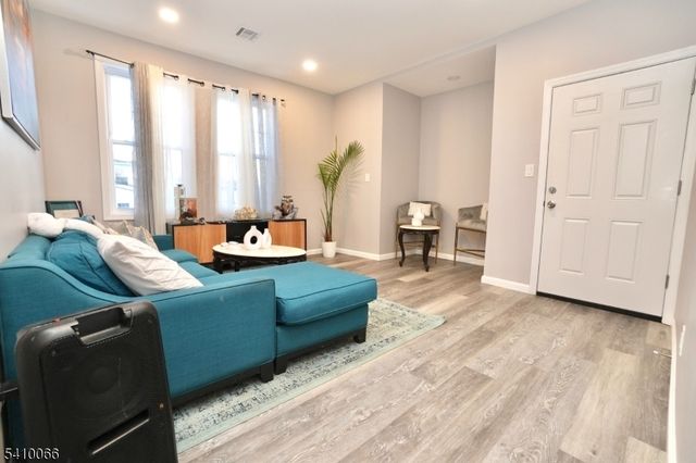 172 Delavan Ave, Newark City, NJ 07104