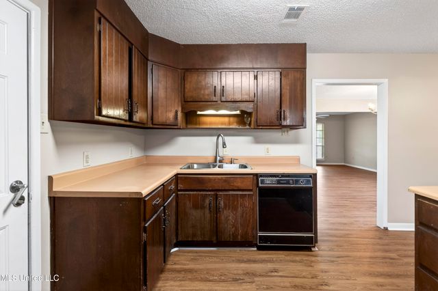 3103 Baltimore Avenue, Pascagoula, MS 39581