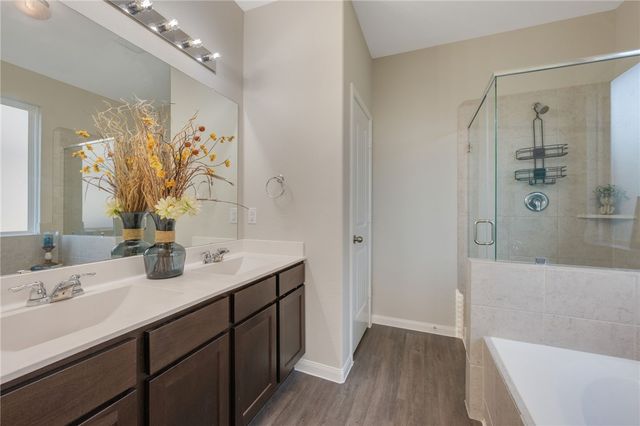 4704 Los Pines Way, Bryan, TX 77807