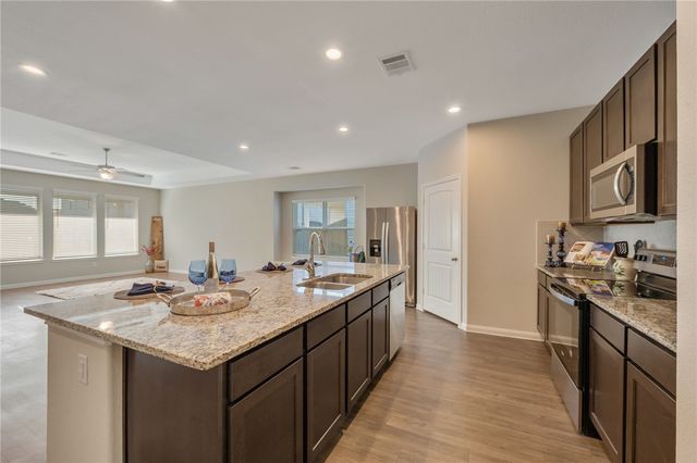 4704 Los Pines Way, Bryan, TX 77807