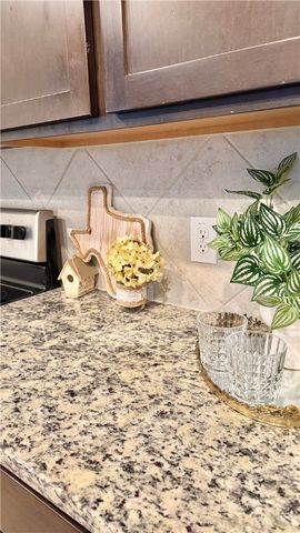 4704 Los Pines Way, Bryan, TX 77807