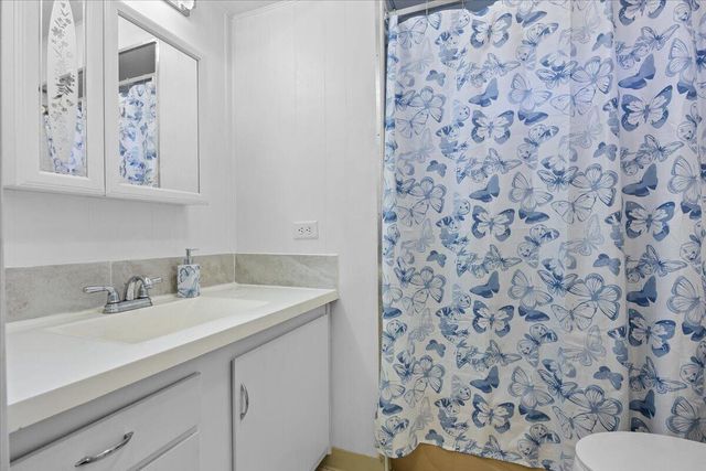 2252 Table Rock Road SPC 128, Medford, OR 97501