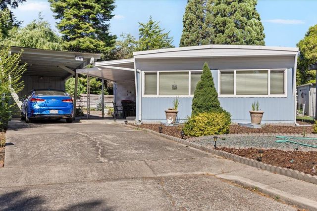 2252 Table Rock Road SPC 128, Medford, OR 97501