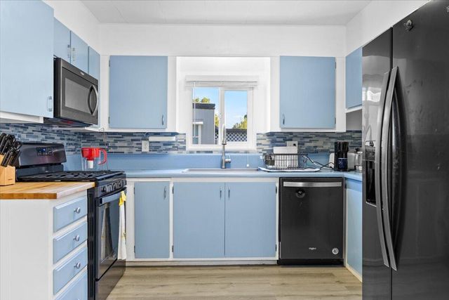 2252 Table Rock Road SPC 128, Medford, OR 97501