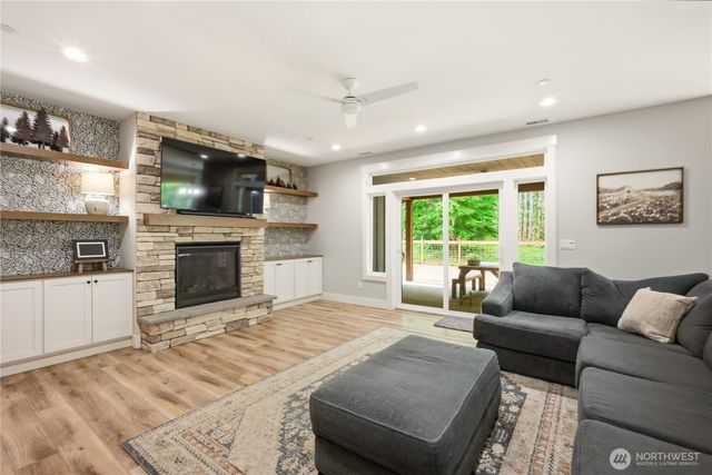 29615 SE 361st Place, Enumclaw, WA 98022