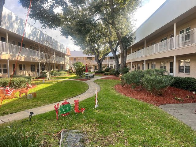 10036 63RD AVENUE N 22, St Petersburg, FL 33708