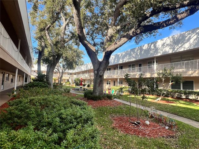 10036 63RD AVENUE N 22, St Petersburg, FL 33708