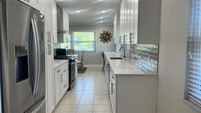 10036 63RD AVENUE N 22, St Petersburg, FL 33708