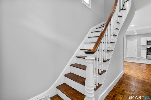 196 Farren Avenue, New Haven, CT 06513