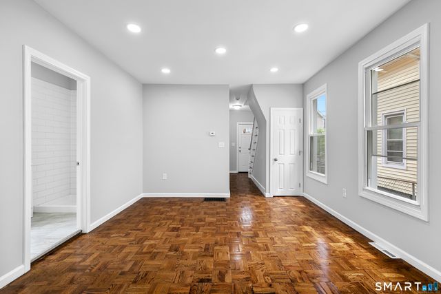 196 Farren Avenue, New Haven, CT 06513