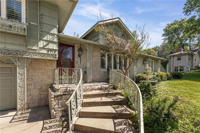 8712 WAVERLY Avenue, Kansas City, KS 66109