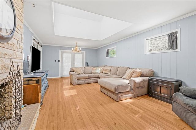 8712 WAVERLY Avenue, Kansas City, KS 66109