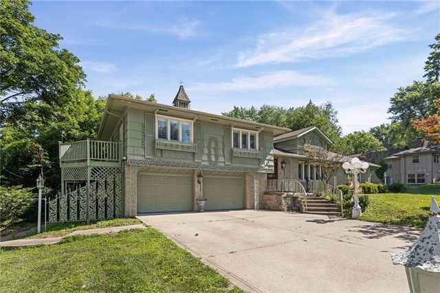 8712 WAVERLY Avenue, Kansas City, KS 66109