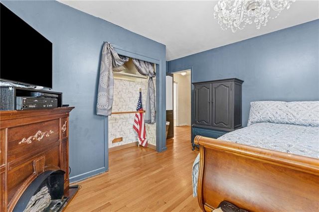8712 WAVERLY Avenue, Kansas City, KS 66109