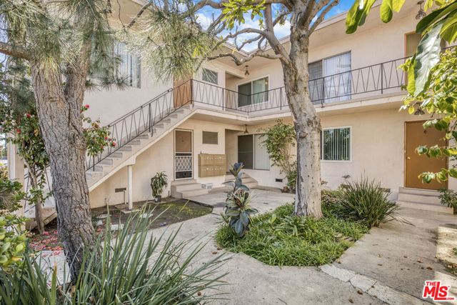 3945 Frances Avenue, Los Angeles, CA 90066