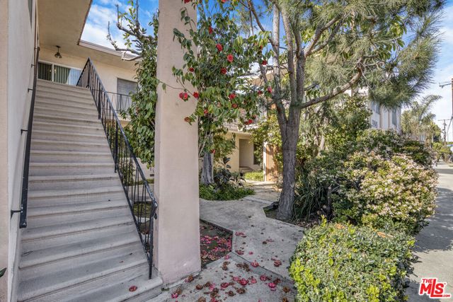 3945 Frances Avenue, Los Angeles, CA 90066