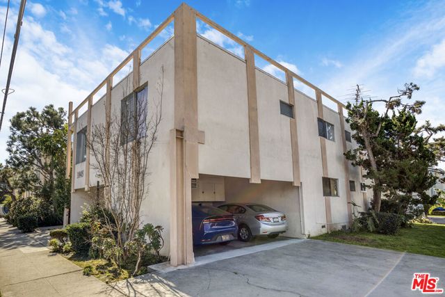 3945 Frances Avenue, Los Angeles, CA 90066