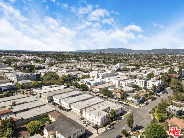 3945 Frances Avenue, Los Angeles, CA 90066