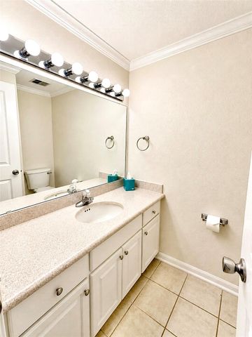 2400 N Braeswood Boulevard 107, Houston, TX 77030