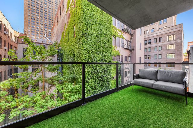 318 E 81st St Apt 6, New York City, NY 10028