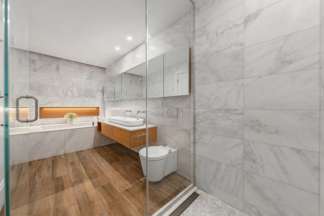 318 E 81st St Apt 6, New York City, NY 10028