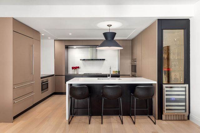 318 E 81st St Apt 6, New York City, NY 10028