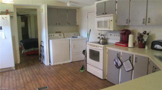 694 Lake Shore Avenue, Lexington, NC 27292