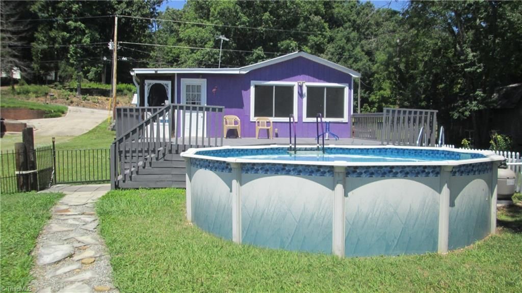694 Lake Shore Avenue, Lexington, NC 27292