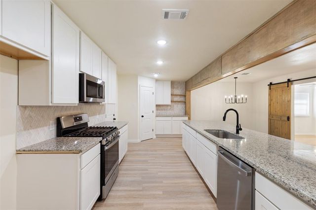 2801 Pickerton Drive, Deer Park, TX 77536