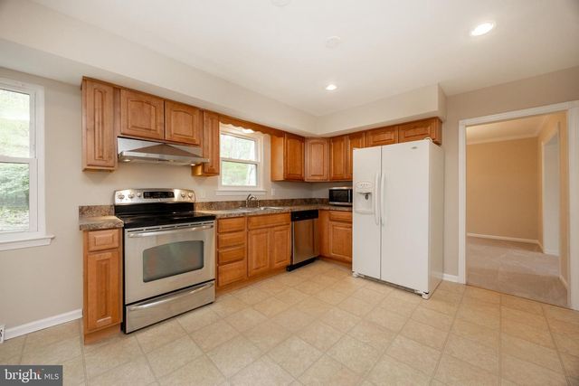 401 BAKER LN, Coatesville, PA 19320