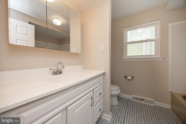 401 BAKER LN, Coatesville, PA 19320