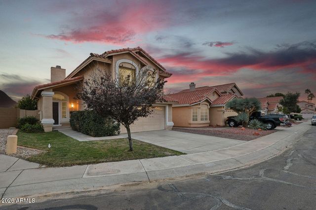 7505 W KRISTAL Way, Glendale, AZ 85308