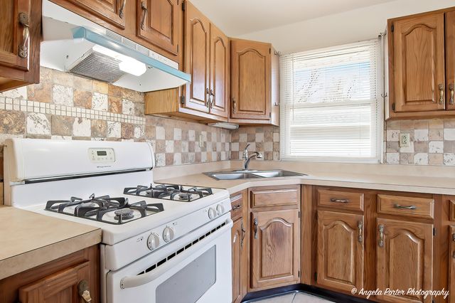 2304 Dickey Avenue, North Chicago, IL 60064