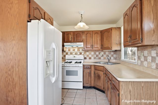 2304 Dickey Avenue, North Chicago, IL 60064