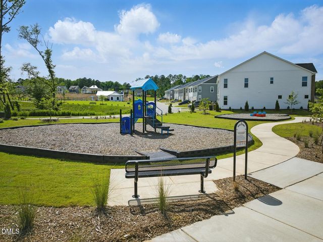 380 White Oak Garden Way 233, Garner, NC 27529