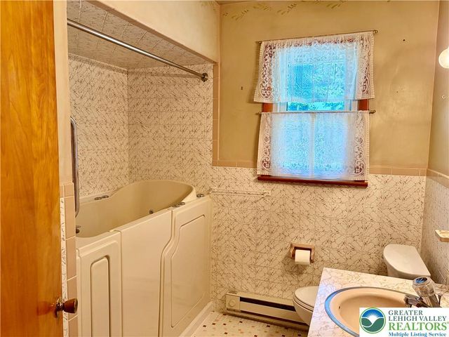 979 Dogwood Lane, Coopersburg Boro, PA 18036