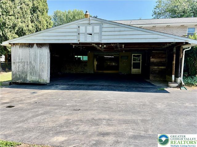 979 Dogwood Lane, Coopersburg Boro, PA 18036